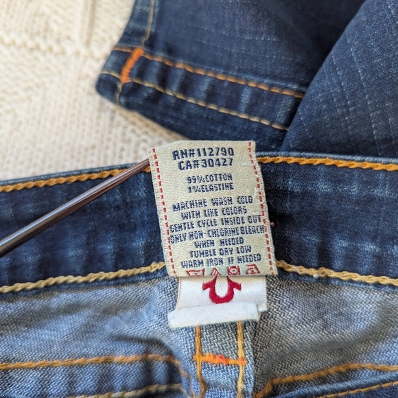 True Religion | Johnny | Low Rise Straight Leg Dark Wash Denim Jeans - Picture 14 of 15